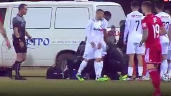 Derby di Sofia, soccorsi al portiere 45enne: ma il portellone dell’ambulanza non si apre…- immagine 2