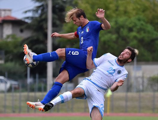 MISANO ADRIATICO, ITALY - AUGUST 08: Luca Tosi of San Marino U20 and Gabriele Gori of Italy U20 in action during the International Friendly match between Italy U20 and San Marino U20 on August 8, 2018 in Misano Adriatico, Italy.  (Photo by Giuseppe Bellini/Getty Images) 