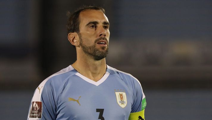MONTEVIDEO, URUGUAY - OCTOBER 08: Diego Godín of Uruguay looks on prior to a match between Uruguay and Chile as part of South American Qualifiers for Qatar 2022 at Centenario Stadium on October 08, 2020 in Montevideo, Uruguay. (Photo by Raul Martinez -Pool/Getty Images) 