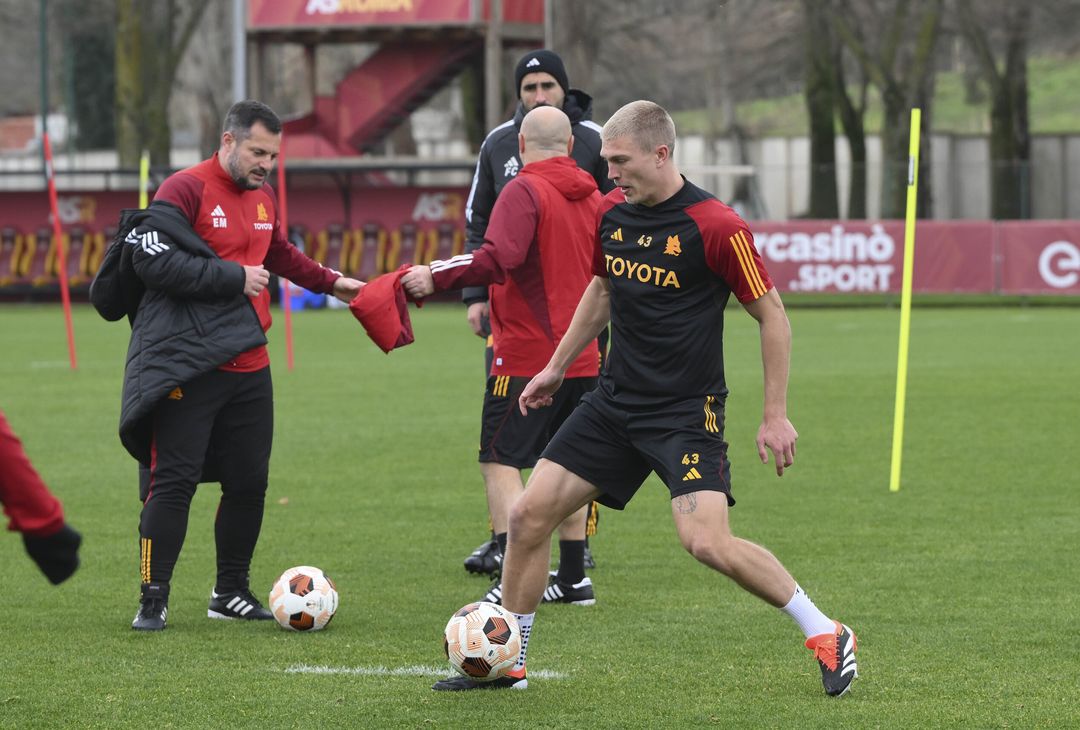 Roma in campo dopo il ko contro l’Inter: nel mirino c’è il Feyenoord – FOTOGALLERY - immagine 14