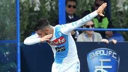 Stando a quanto riferito dalla redazione di Radio Kiss Kiss, Radio ufficiale del Calcio Napoli</b