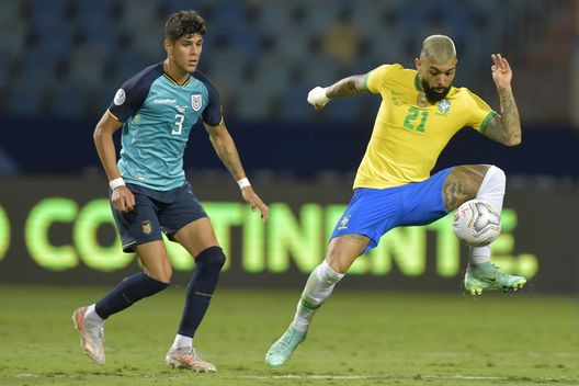 Piero Hincapie e Gabriel Barbosa (Photo by Pedro Vilela/Getty Images) Piero Hincapie e Gabriel Barbosa (Photo by Pedro Vilela/Getty Images)