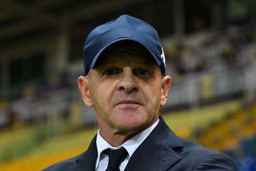PARMA, ITALY - NOVEMBER 07: Giuseppe Iachini head coach of ACF Fiorentina looks on during the Serie A match between Parma Calcio and ACF Fiorentina at Stadio Ennio Tardini on November 07, 2020 in Parma, Italy. (Photo by Alessandro Sabattini/Getty Images) PARMA, ITALY - NOVEMBER 07: Giuseppe Iachini head coach of ACF Fiorentina looks on during the Serie A match between Parma Calcio and ACF Fiorentina at Stadio Ennio Tardini on November 07, 2020 in Parma, Italy. (Photo by Alessandro Sabattini/Getty Images)