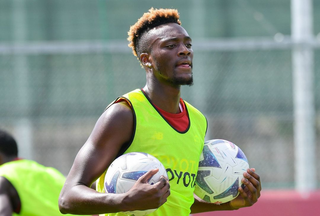 La Roma lavora sotto il sole di Trigoria – FOTO GALLERY - immagine 30