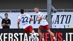 Il Cagliari batte l’Atalanta in rimonta. Gudmundsson fa 12 in campionato, Verona KO