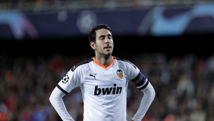 VALENCIA, SPAIN - NOVEMBER 27: Dani Parejo of Valencia CF reacts during the UEFA Champions League group H match between Valencia CF and Chelsea FC at Estadio Mestalla on November 27, 2019 in Valencia, Spain. (Photo by Gonzalo Arroyo Moreno/Getty Images) 