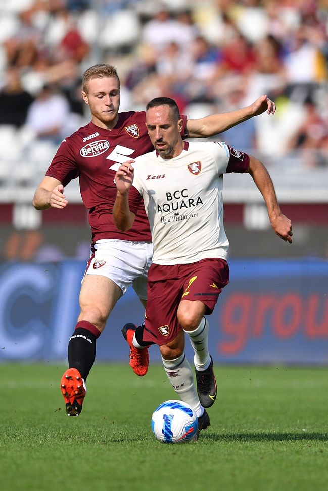 TURIN, ITALY - SEPTEMBER 12: Tommaso Pobega (L) of Torino FC competes with Franck Ribery of US Salernitana during the Serie A match between Torino FC and US Salernitana at Stadio Olimpico di Torino on September 12, 2021 in Turin, Italy. (Photo by Valerio Pennicino/Getty Images) TURIN, ITALY - SEPTEMBER 12: Tommaso Pobega (L) of Torino FC competes with Franck Ribery of US Salernitana during the Serie A match between Torino FC and US Salernitana at Stadio Olimpico di Torino on September 12, 2021 in Turin, Italy. (Photo by Valerio Pennicino/Getty Images)