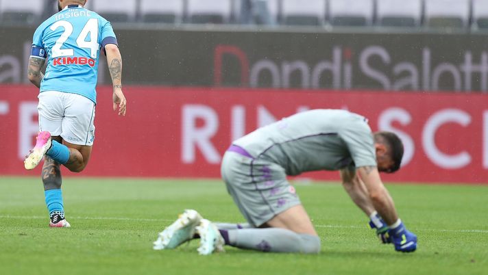 FLORENCE, ITALY - MAY 16: Lorenzo Insigne of SSC Napoli celebrates after scoring a goal during the Serie A match between ACF Fiorentina  and SSC Napoli at Stadio Artemio Franchi on May 16, 2021 in Florence, Italy.  (Photo by Gabriele Maltinti/Getty Images) 