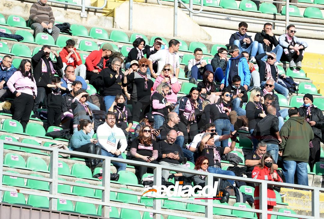 FOTO, i tifosi allo stadio per Palermo – Bari 0-0 (Gallery) - immagine 11