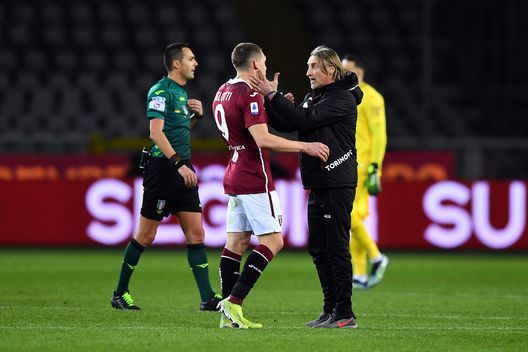 TURIN, ITALY - JANUARY 29: Andrea Belotti of Torino speaks with his Head Coach Davide Nicola at the final whistle of the Serie A match between Torino FC and ACF Fiorentina at Stadio Olimpico di Torino on January 29, 2021 in Turin, Italy. (Photo by Valerio Pennicino/Getty Images) TURIN, ITALY - JANUARY 29: Andrea Belotti of Torino speaks with his Head Coach Davide Nicola at the final whistle of the Serie A match between Torino FC and ACF Fiorentina at Stadio Olimpico di Torino on January 29, 2021 in Turin, Italy. (Photo by Valerio Pennicino/Getty Images)