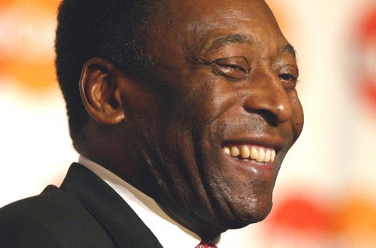 (Photo by Vladimir Rys/Bongarts/Getty Images) pelé figc