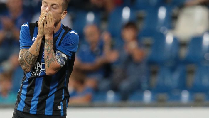 REGGIO NELL'EMILIA, ITALY - AUGUST 23:  Alejandro Gomez of Atalanta BC reacts during the UEFA Europa League Play-Off first leg match between Atalanta BC and FC Copenhagen at Mapei Stadium - Citta' del Tricolore on August 23, 2018 in Reggio nell'Emilia, Italy.  (Photo by Emilio Andreoli/Getty Images)  REGGIO NELL'EMILIA, ITALY - AUGUST 23:  Alejandro Gomez of Atalanta BC reacts during the UEFA Europa League Play-Off first leg match between Atalanta BC and FC Copenhagen at Mapei Stadium - Citta' del Tricolore on August 23, 2018 in Reggio nell'Emilia, Italy.  (Photo by Emilio Andreoli/Getty Images)