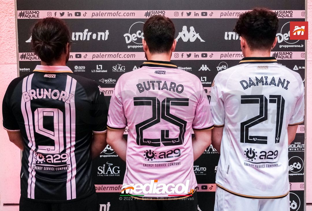 FOTO PALERMO, presentazione nuove maglie gara Palermo 2022/2023 (Gallery) - immagine 12