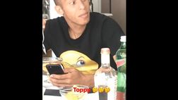 VIDEO / Miranda indossa la maglia epic, Brozovic lo riprende mentre mangia: “Top”