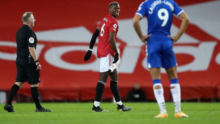MANCHESTER, ENGLAND - FEBRUARY 06: Paul Pogba of Manchester United (C) walks off the pitch following an injury during the Premier League match between Manchester United and Everton at Old Trafford on February 06, 2021 in Manchester, England. Sporting stadiums around the UK remain under strict restrictions due to the Coronavirus Pandemic as Government social distancing laws prohibit fans inside venues resulting in games being played behind closed doors. (Photo by Martin Rickett - Pool/Getty Images) MANCHESTER, ENGLAND - FEBRUARY 06: Paul Pogba of Manchester United (C) walks off the pitch following an injury during the Premier League match between Manchester United and Everton at Old Trafford on February 06, 2021 in Manchester, England. Sporting stadiums around the UK remain under strict restrictions due to the Coronavirus Pandemic as Government social distancing laws prohibit fans inside venues resulting in games being played behind closed doors. (Photo by Martin Rickett - Pool/Getty Images)
