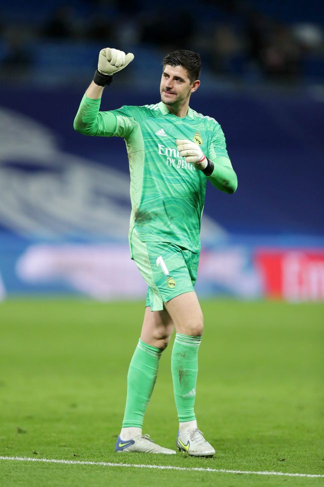 (Photo by Gonzalo Arroyo Moreno/Getty Images) Real, Courtois a sorpresa: “Ancelotti mi chiede di segnare per motivare gli attaccanti”- immagine 2