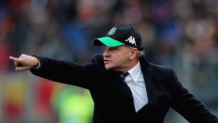 ROME, ITALY - DECEMBER 30:  US Sassuolo head coach Giuseppe Iachini gestures during the serie A match between AS Roma and US Sassuolo at Stadio Olimpico on December 30, 2017 in Rome, Italy.  (Photo by Paolo Bruno/Getty Images) 