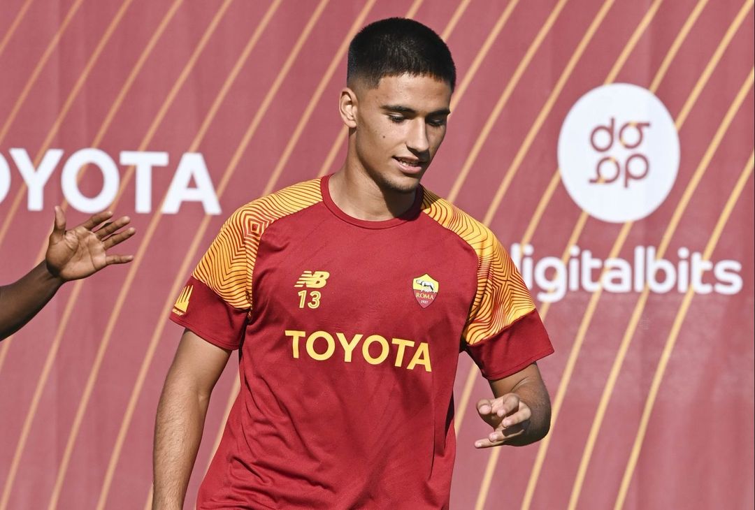 Trigoria, ripresa in vista del Betis: Karsdorp con il gruppo – FOTO GALLERY - immagine 39