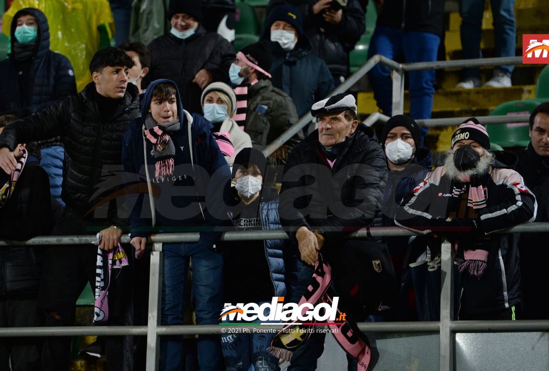 FOTO, i tifosi allo stadio per Palermo – Monopoli 2-1 (Gallery) - immagine 15