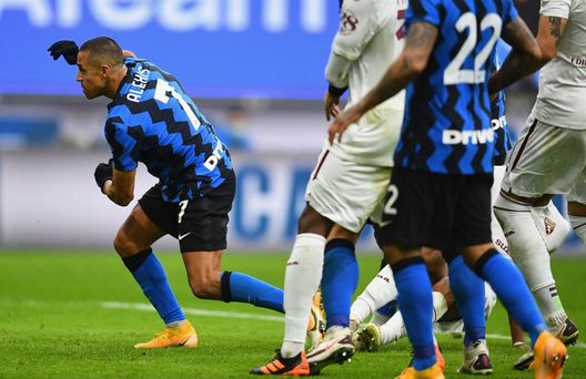 MILAN, ITALY - NOVEMBER 22: Alexis Sanchez of FC Internazionale scores the goal during the Serie A match between FC Internazionale and Torino FC at Stadio Giuseppe Meazza on November 22, 2020 in Milan, Italy. (Photo by Claudio Villa - Inter/Inter via Getty Images) MILAN, ITALY - NOVEMBER 22: Alexis Sanchez of FC Internazionale scores the goal during the Serie A match between FC Internazionale and Torino FC at Stadio Giuseppe Meazza on November 22, 2020 in Milan, Italy. (Photo by Claudio Villa - Inter/Inter via Getty Images)