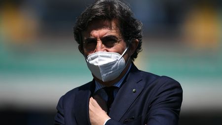 VERONA, ITALY - MAY 09: Torino FC President Urbano Cairo looks on during the Serie A match between Hellas Verona FC  and Torino FC at Stadio Marcantonio Bentegodi on May 09, 2021 in Verona, Italy. Sporting stadiums around Italy remain under strict restrictions due to the Coronavirus Pandemic as Government social distancing laws prohibit fans inside venues resulting in games being played behind closed doors. (Photo by Alessandro Sabattini/Getty Images)