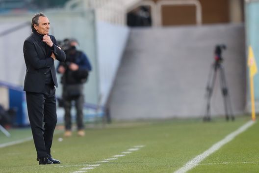 FLORENCE, ITALY - MARCH 21: Cesare Prandelli manager of ACF Fiorentina looks on during the Serie A match between ACF Fiorentina and AC Milan at Stadio Artemio Franchi on March 21, 2021 in Florence, Italy. (Photo by Gabriele Maltinti/Getty Images) FLORENCE, ITALY - MARCH 21: Cesare Prandelli manager of ACF Fiorentina looks on during the Serie A match between ACF Fiorentina and AC Milan at Stadio Artemio Franchi on March 21, 2021 in Florence, Italy. (Photo by Gabriele Maltinti/Getty Images)