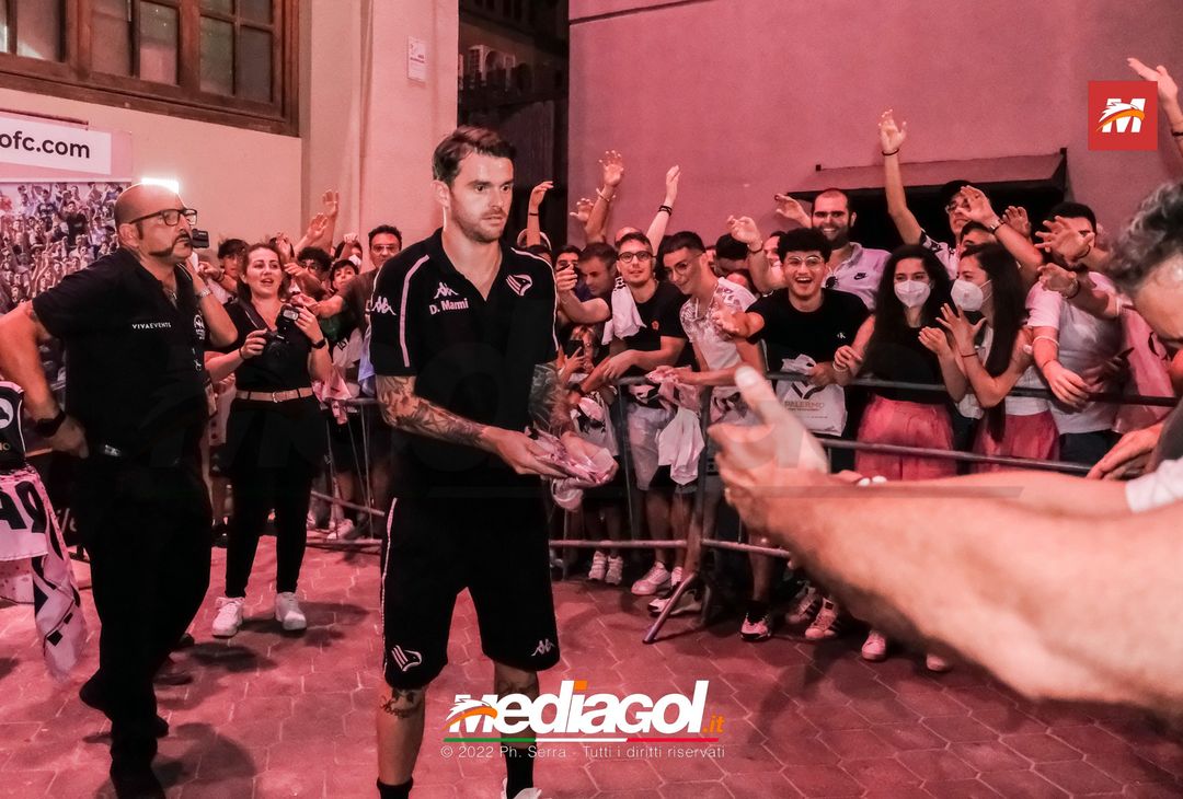 FOTO RITIRO PALERMO, Brunori e l’incontro con i tifosi al Barbera (Gallery) - immagine 82