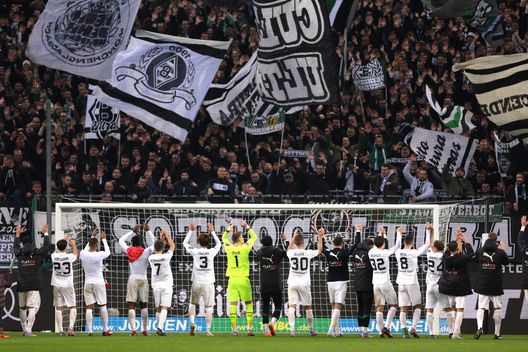 Borussia Mönchengladbach, che sfottò al Bayern Monaco: “Quando compri Sommer…”- immagine 2