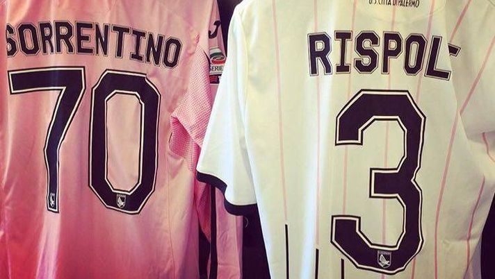 Atalanta-Palermo: le foto dagli spogliatoi, ecco le maglie che useranno rosanero e bergamaschi nel match delle 15  Atalanta-Palermo: le foto dagli spogliatoi, ecco le maglie che useranno rosanero e bergamaschi nel match delle 15