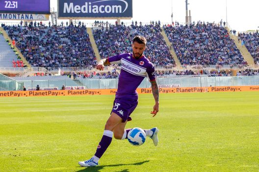 GERMOGLI PH: 16 APRILE 2022 FIRENZE STADIO ARTEMIO FRANCHI SERIE A FIORENTINA VS VENEZIA NELLA FOTO VENUTI Prove di rinnovo per Venuti: il contratto scade nel 2024- immagine 2