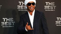 Ronaldinho, gli amici sono preoccupati: “Tutti i giorni una festa, inizia a bere già di mattina”