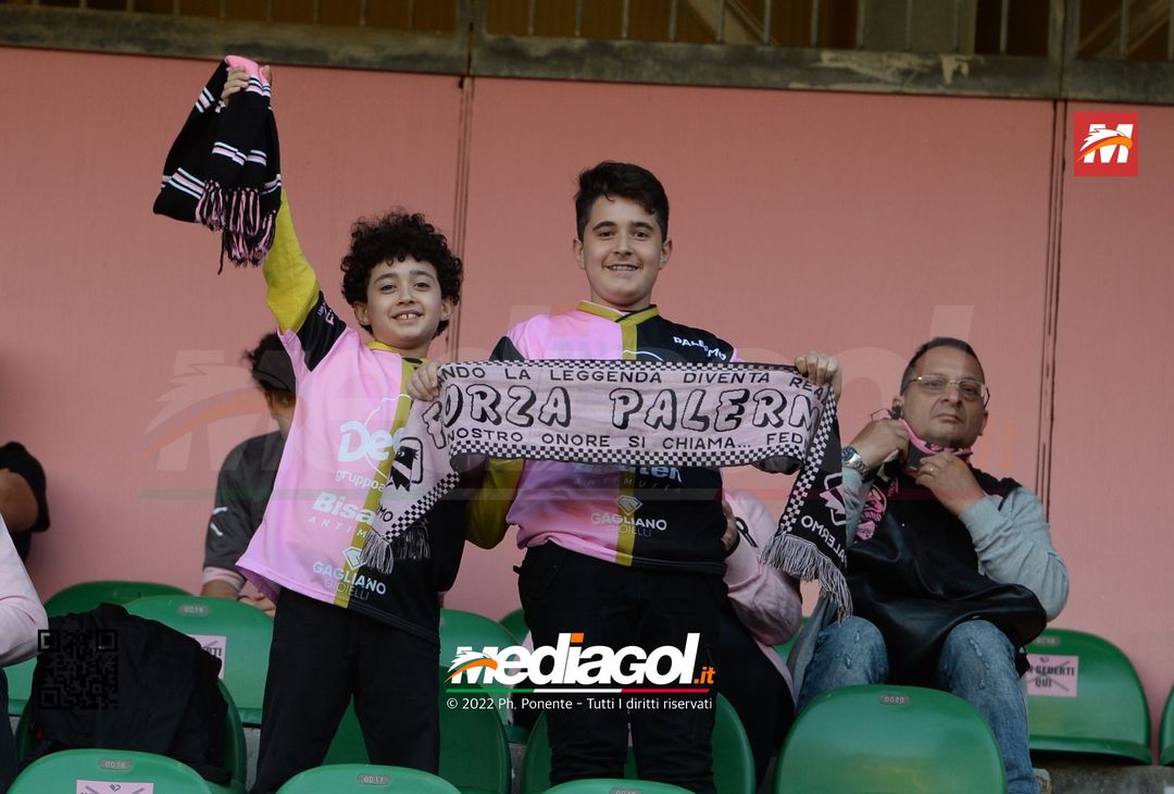 Fototifo, i tifosi allo stadio per Palermo-Virtus Entella 2-2 (gallery) - immagine 19