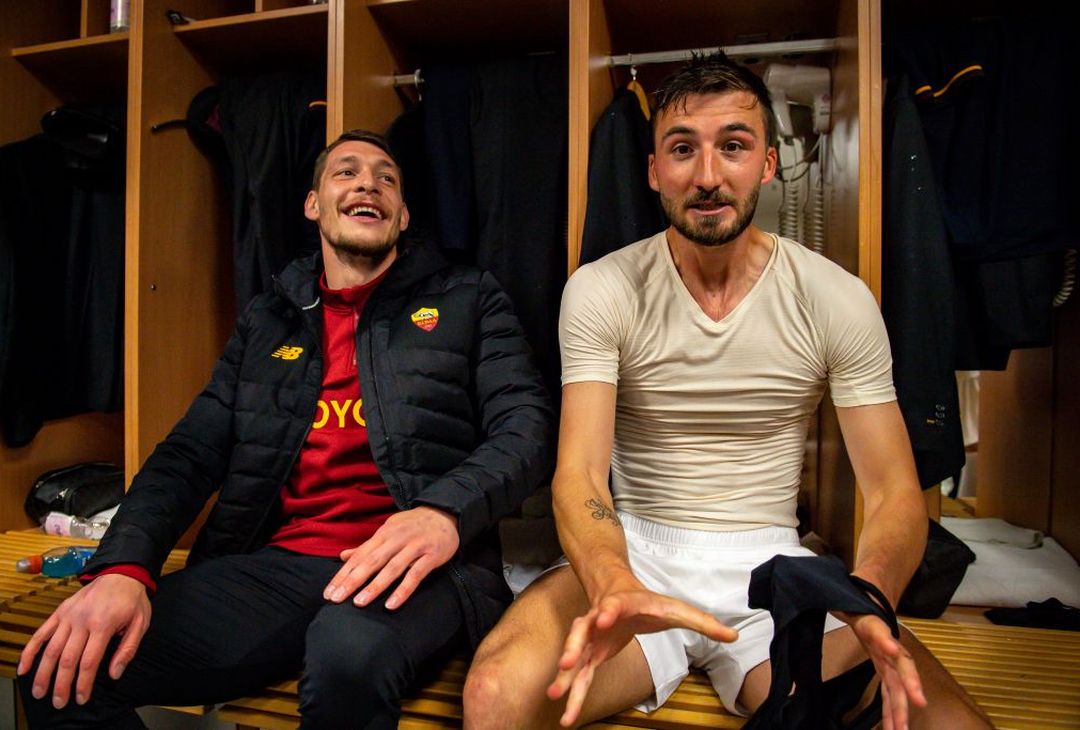 La Roma in finale di Europa League: che festa negli spogliatoi – FOTO GALLERY - immagine 35