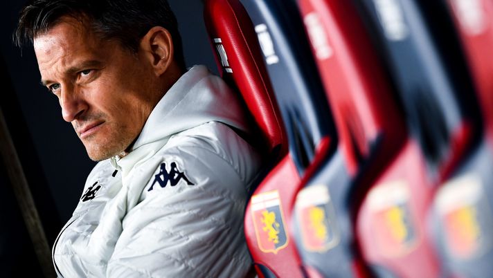 GENOA, ITALY - MARCH 18: Alexander Blessin head coach of Genoa looks on prior to kick-off in the Serie A match between Genoa CFC and Torino FC at Stadio Luigi Ferraris on March 18, 2022 in Genoa, Italy. (Photo by Getty Images) Blessin