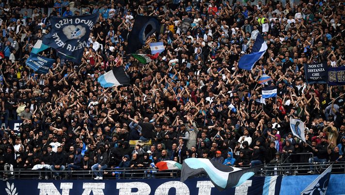 FOTO Biglietti Napoli-Samp: tantissimi utenti in coda. Rischio sold-out in poche ore - immagine 1