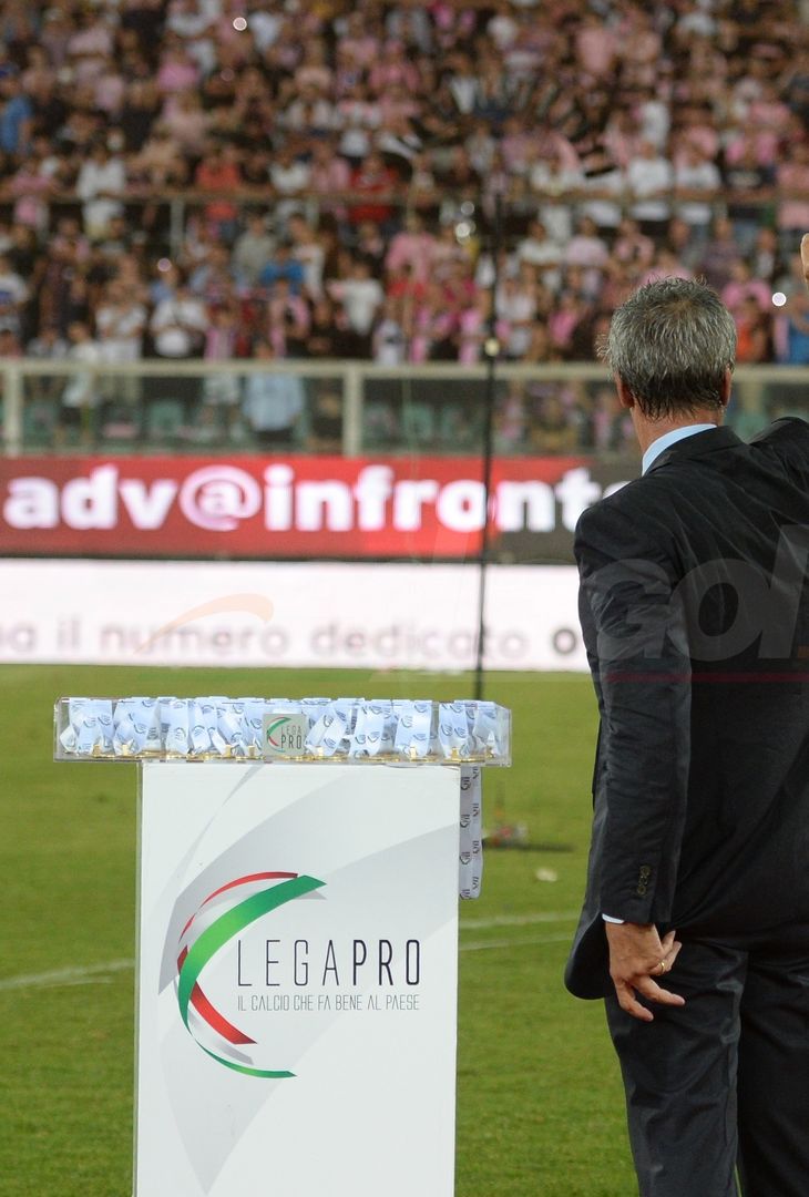 FOTO Palermo in Serie B, i festeggiamenti dei rosanero al Renzo Barbera (Gallery) - immagine 58