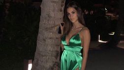 Jessica Immobile aspetta il 2019 con un vestito sexy e verde speranza. Con lei altre wags
