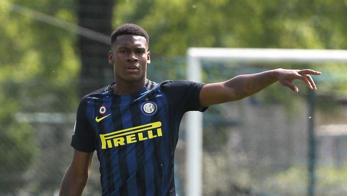 MILAN, ITALY - APRIL 29:  Andrew Rayan Gravillon of FC Internazionale gestures during the Primavera Tim juvenile match between FC Internazionale and Bologna FC at Centro di Formazione Suning - Giacinto facchetti on April 29, 2017 in Milan, Italy.  (Photo by Marco Luzzani - Inter/Inter via Getty Images) 