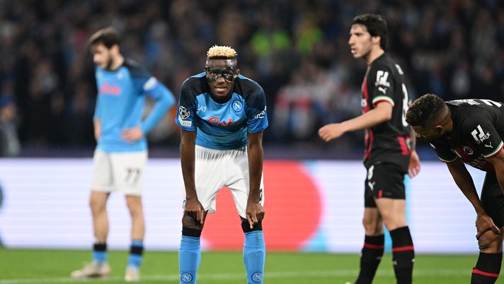 NAPLES, ITALY - APRIL 18: Victor Osimhen of SSC Napoli looks dejected during the UEFA Champions League Quarterfinal Second Leg match between SSC Napoli and AC Milan at Stadio Diego Armando Maradona on April 18, 2023 in Naples, Italy. (Photo by Francesco Pecoraro/Getty Images) FINALE! Napoli-Milan 1-1: finisce il sogno europeo degli azzurri. Rossoneri in semifinale - immagine 1