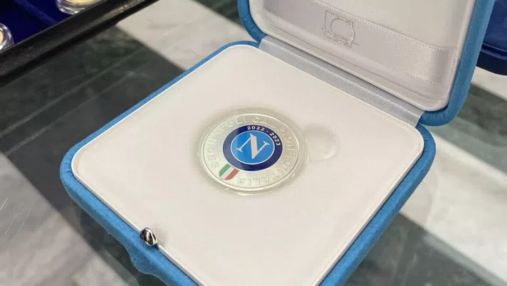 Medaglie celebrative per lo Scudetto del Napoli: cifre e modalità d’acquisto - immagine 1