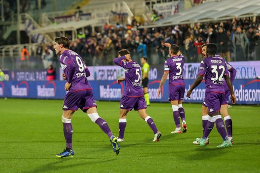 GERMOGLI PH: 30 NOVEMBRE 2021 FIRENZE STADIO ARTEMIO FRANCHI SERIE A FIORENTINA VS SAMPDORIA NELLA FOTO ESULTANZA GOL VLAHOVIC GERMOGLI PH: 30 NOVEMBRE 2021 FIRENZE STADIO ARTEMIO FRANCHI SERIE A FIORENTINA VS SAMPDORIA NELLA FOTO ESULTANZA GOL VLAHOVIC
