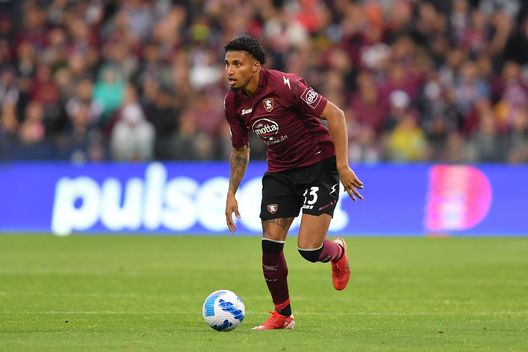 SALERNO, ITALY - MAY 08: Ederson of US Salernitana during the Serie A match between US Salernitana and Cagliari Calcio at Stadio Arechi on May 08, 2022 in Salerno, Italy. (Photo by Francesco Pecoraro/Getty Images) Obiettivi, la Salernitana alza il muro per Ederson: partirà in ritiro con Nicola- immagine 2