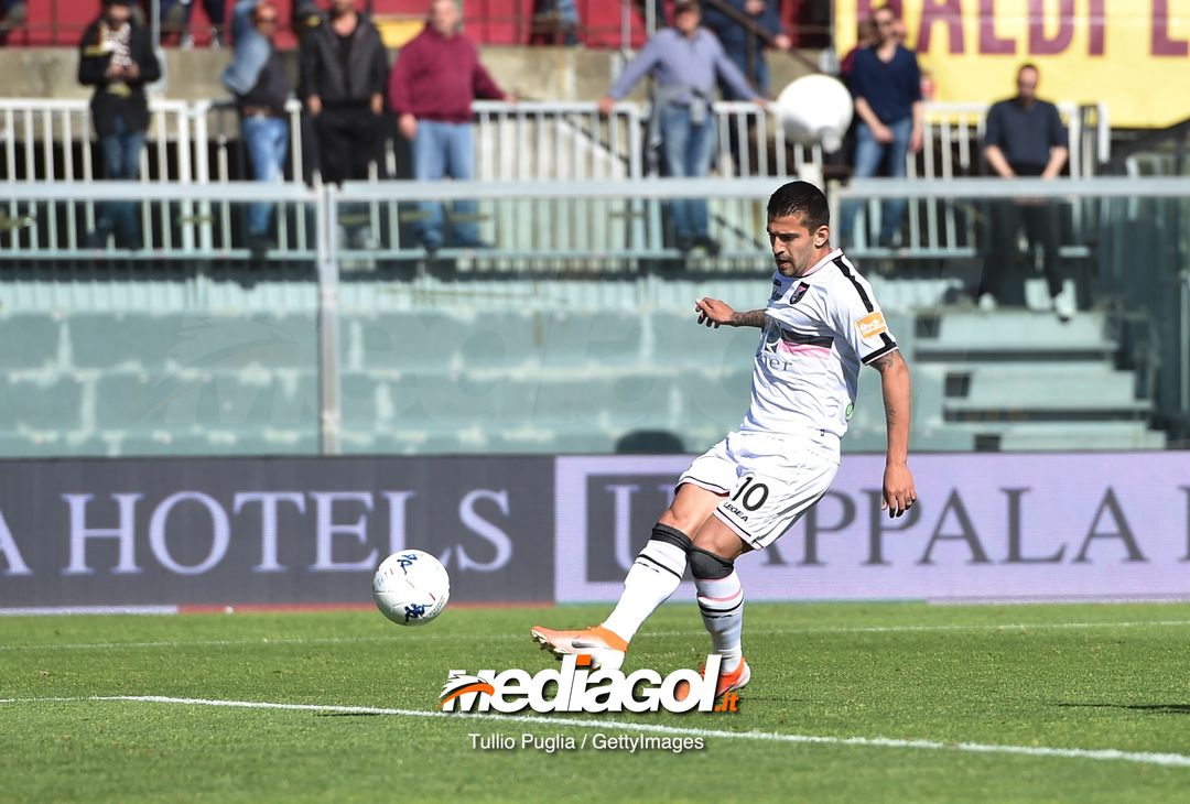 LIVORNO, ITALY - APRIL 27: Aleksandar Trajkovski of Palermo scores the equalizing goal (2-2) during the Serie B match between AS Livorno and US Citta di Palermo at Stadio Armando Picchi on April 27, 2019 in Livorno, Italy. (Photo by Tullio M. Puglia/Getty Images) 