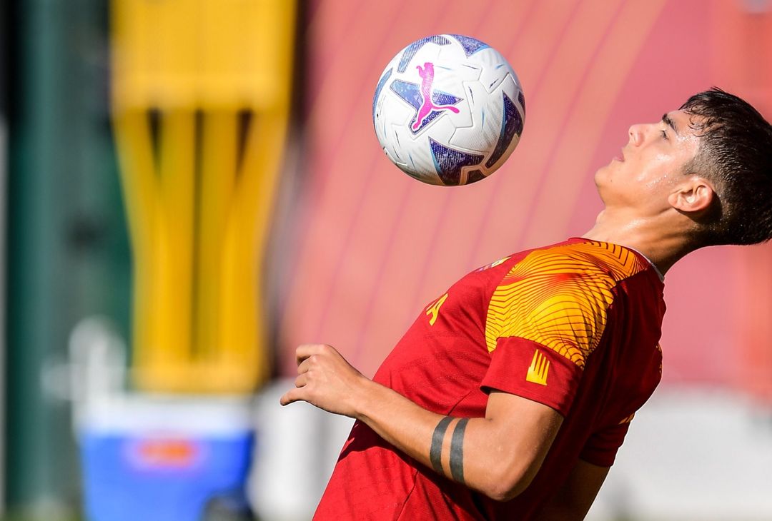 Trigoria, Dybala in gruppo prima della sfida con il Torino – FOTO GALLERY - immagine 57