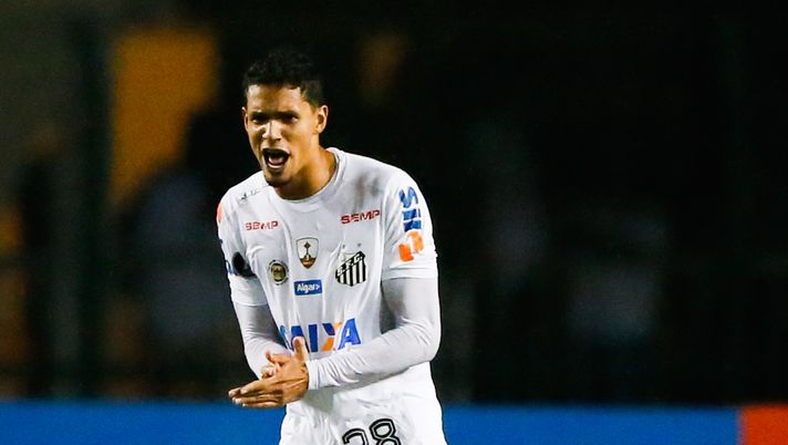 SAO PAULO, BRAZIL - MAY 04: Lucas Verissimo #28  of Santos celebrates their thirth goal during the match between Santos of Brazil and Santa Fe of Colombia for the Copa Bridgestone Libertadores 2017 at Pacaembu stadium on May 04, 2017 in Sao Paulo, Brazil. (Photo by Alexandre Schneider/Getty Images) 