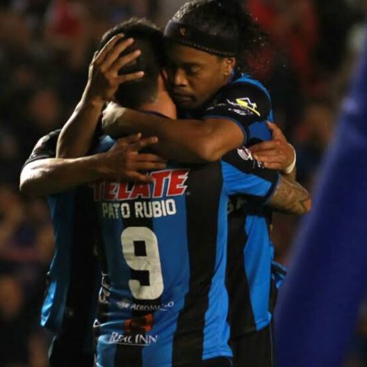 Messico, un compagno di Ronaldinho: “Feste pazzesche a casa sua, i camerieri ti servivano da bere”- immagine 3