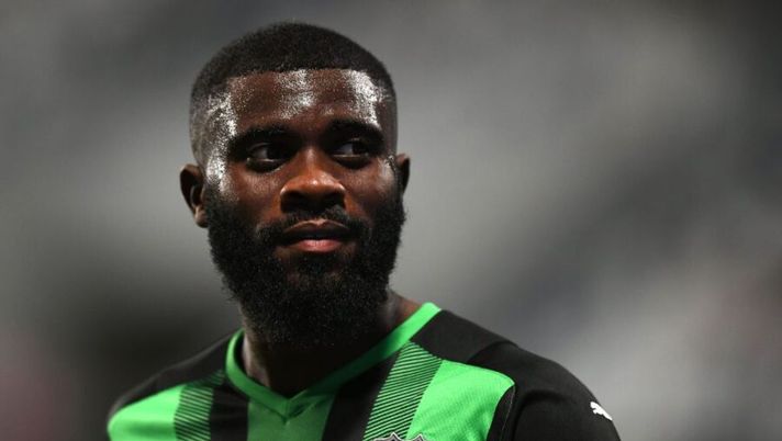 REGGIO NELL'EMILIA, ITALY - AUGUST 29: Jeremie Boga of US Sassuolo looks on during the Serie A match between US Sassuolo and UC Sampdoria at Mapei Stadium - Citta' del Tricolore on August 29, 2021 in Reggio nell'Emilia, Italy. (Photo by Alessandro Sabattini/Getty Images) Sassuolo, Djuricic non è ancora recuperato. E anche Boga lavora a parte - immagine 1