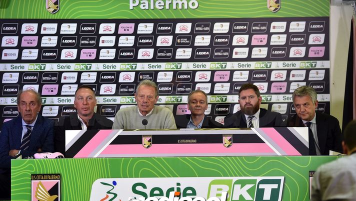 <> at Stadio Renzo Barbera on December 4, 2018 in Palermo, Italy. <> at Stadio Renzo Barbera on December 4, 2018 in Palermo, Italy.