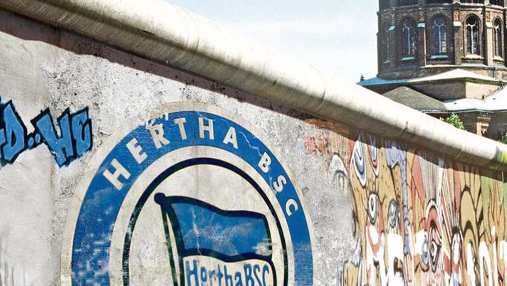 Ai tempi del  muro di Berlino si dice che centinaia di tifosi dell'Hertha che vivevano a est si siano riuniti al confine per sentirsi vicini alla loro gente e per fare i cori per  i gol della propria squadra... 