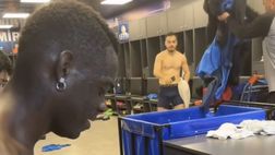 Arriva un’altra Balotellata! Super Mario fa esplodere un petardo negli spogliatoi